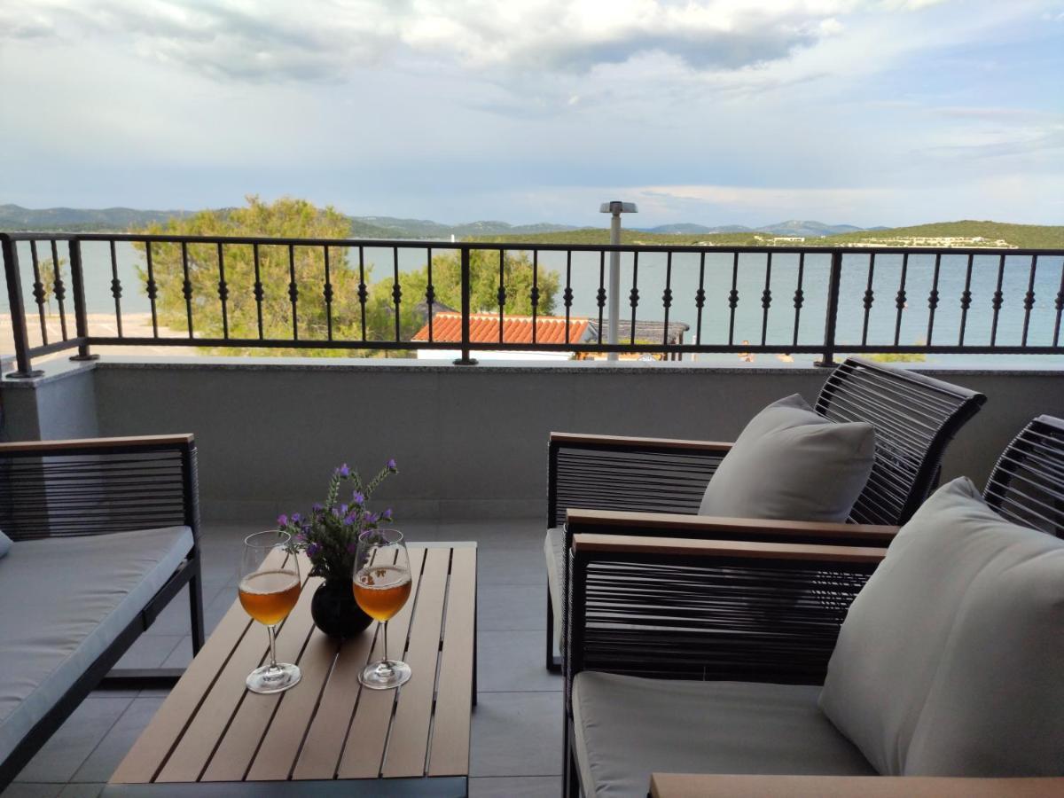 Apartmani Sara 2 Betina  Eksteriør bilde