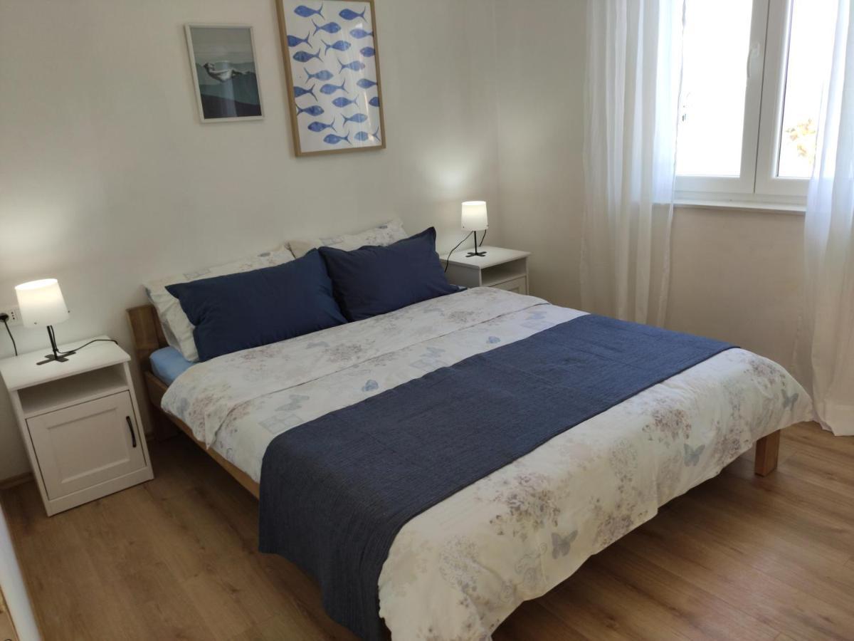 Apartmani Sara 2 Betina  Eksteriør bilde