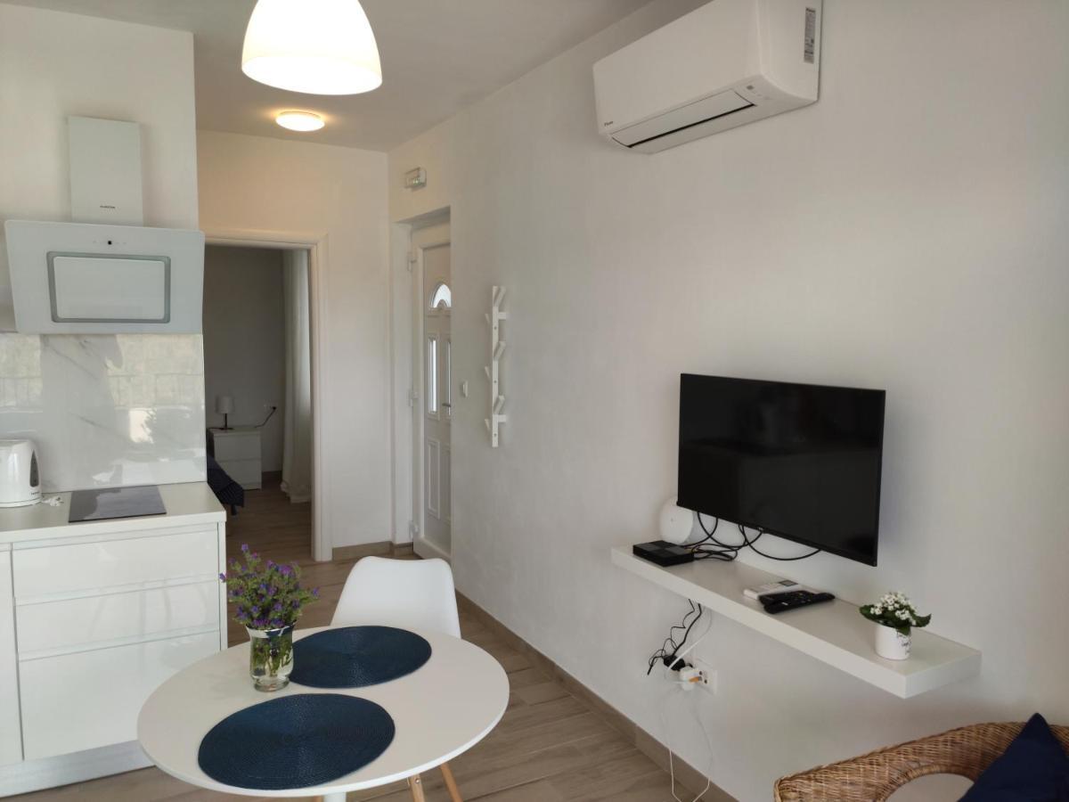 Apartmani Sara 2 Betina  Eksteriør bilde