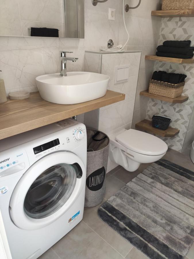Apartmani Sara 2 Betina  Eksteriør bilde
